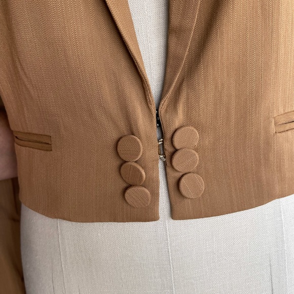 Intermix cropped blazer - Picture 7 of 13